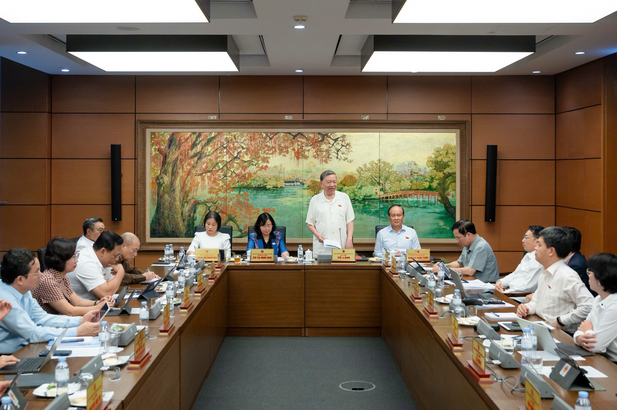 总书记苏林讲述'招标先生'的罪行