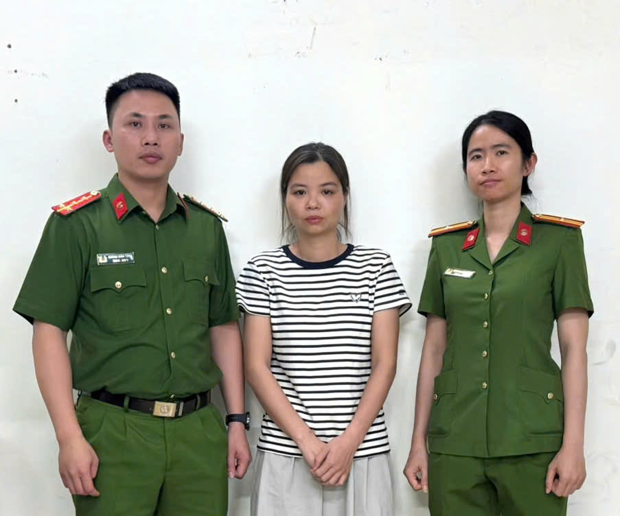 海防市一名以房地產投資集資、騙走近1800億越南盾的女子被暫時拘留