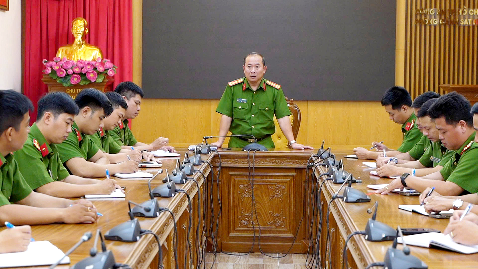 搗毀跨國犯罪團伙 - 第2期:揭露自稱救人的“騎士”真相