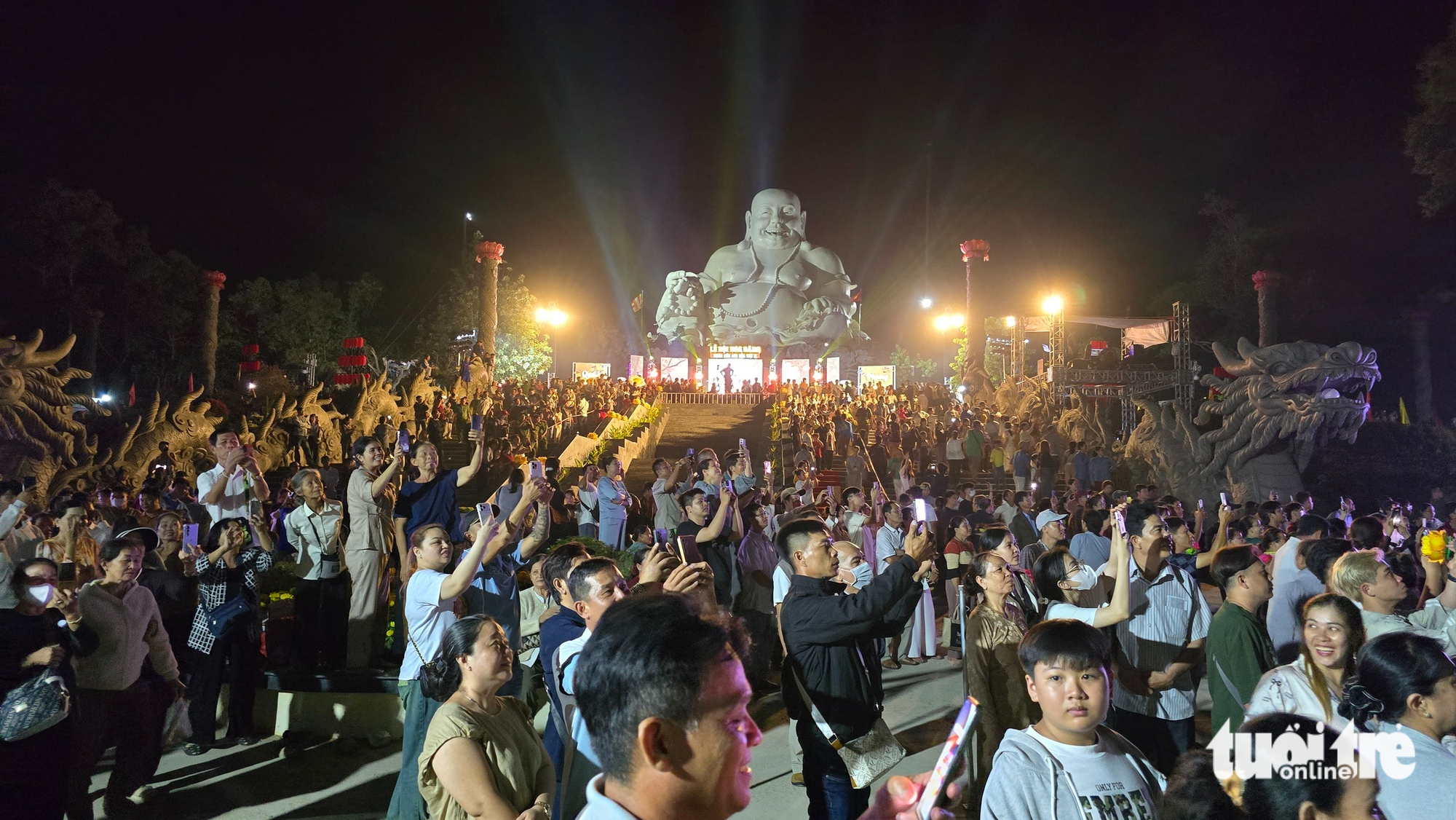 超過20,000人參加天禁山燈花節之夜