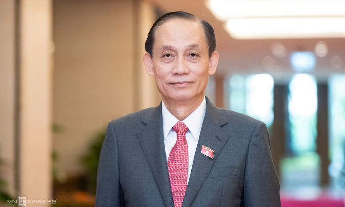 黎懷忠繼續擔任外交部長