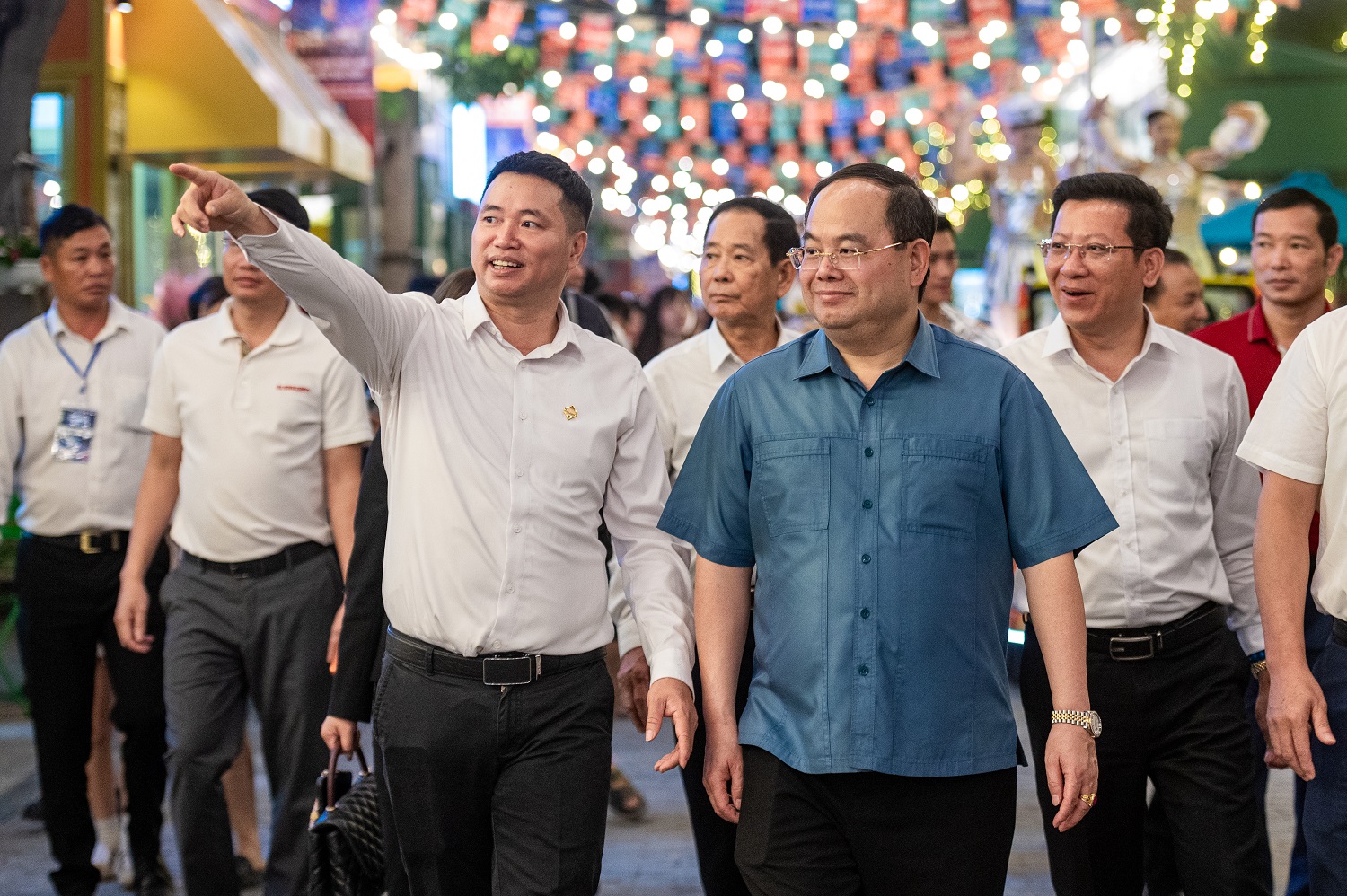 VUI-Fest下龍正式亮相,數千遊客興致勃勃探索