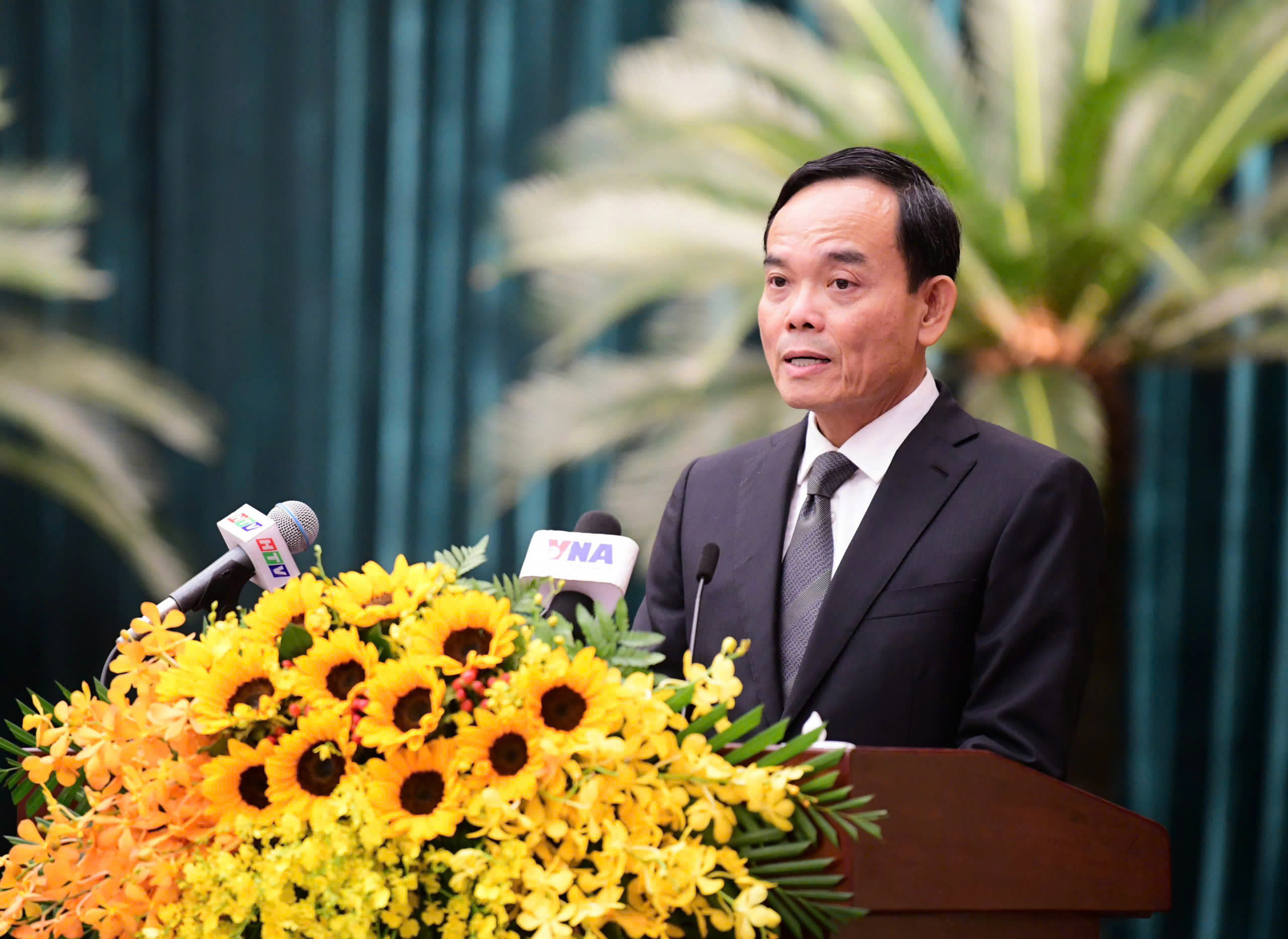市委書記陳劉光希望胡志明市人大代表堅持到底解決民眾建議
