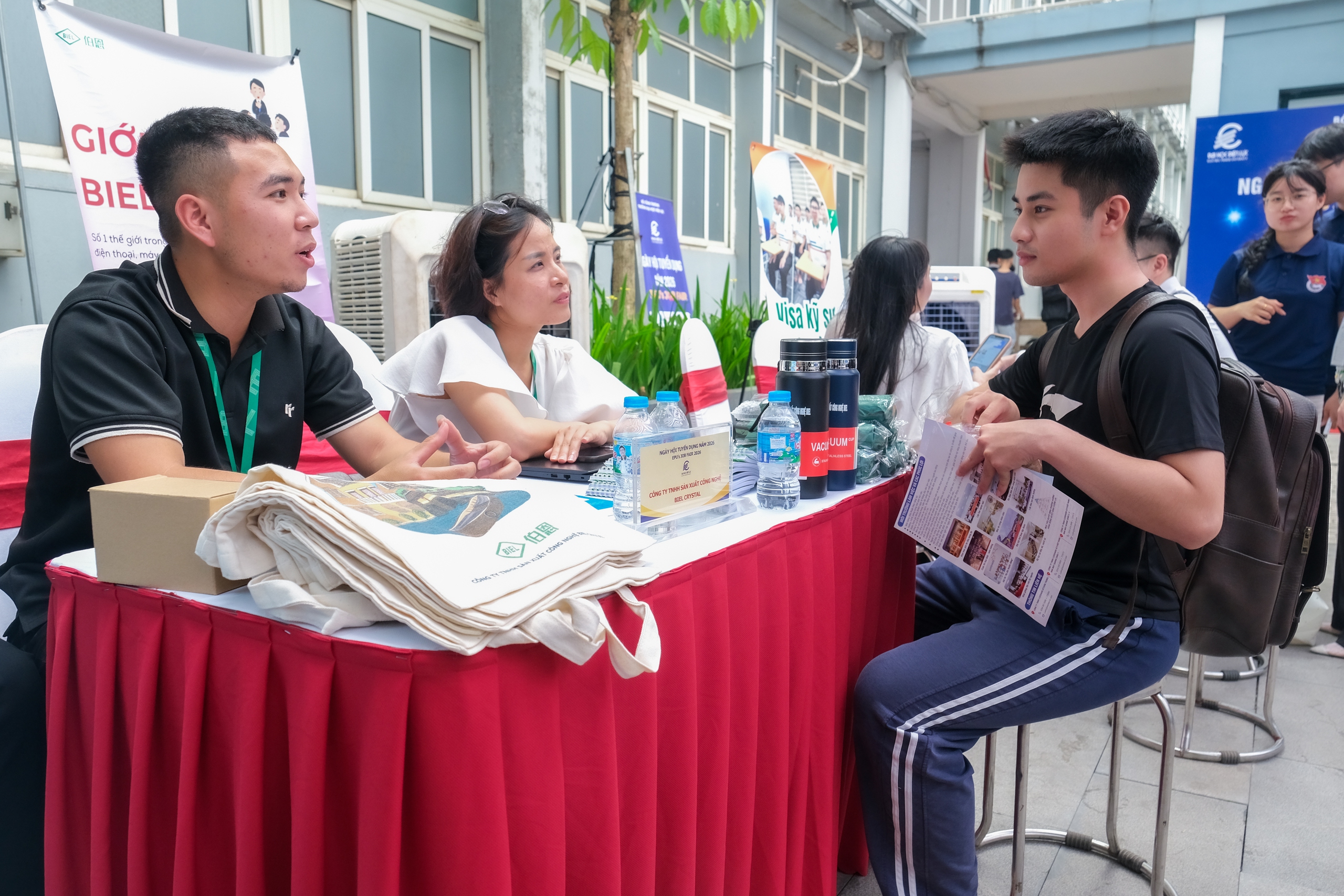 企业'猎取'工程师：学生为通过面试需做之事 | 越南中文社｜越南新闻与政策信息中文平台