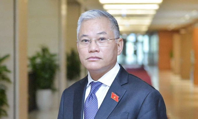 Đôn Tuấn Phong先生擔任政府辦公廳副主任