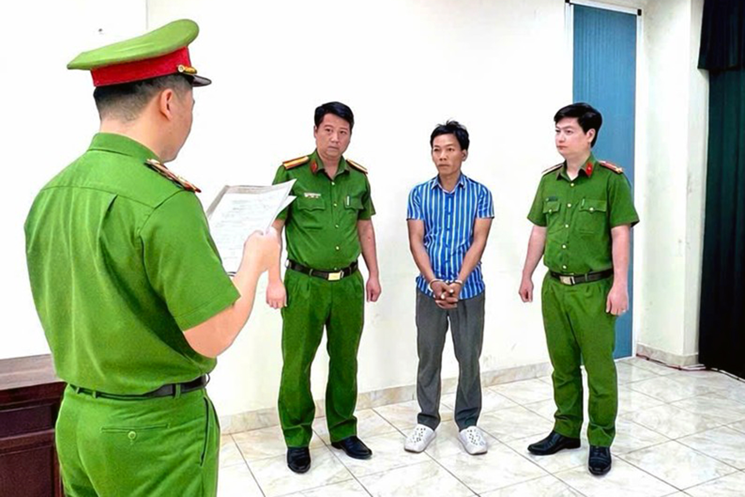 同奈省公安再逮捕一起傾倒超過500噸汙染環境廢物案