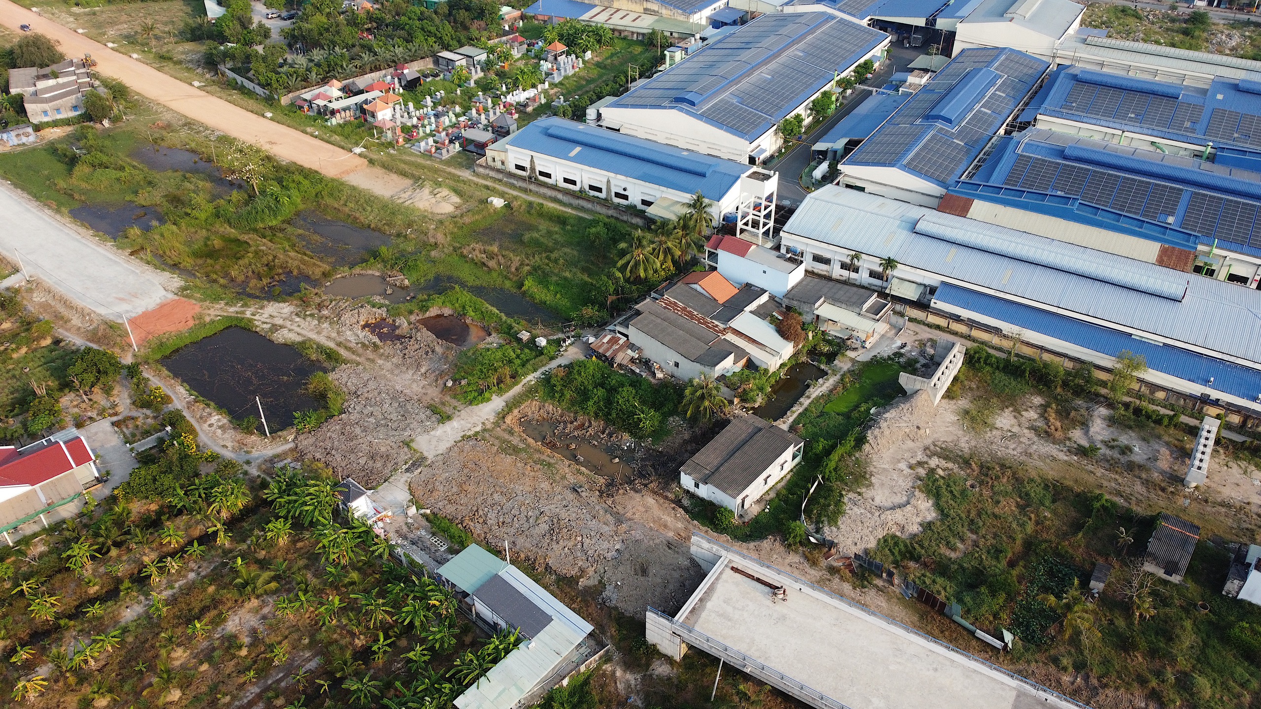 經過邊瀝的動脈公路建設三年仍受阻於土地清理,西寧要求四月份完成清理