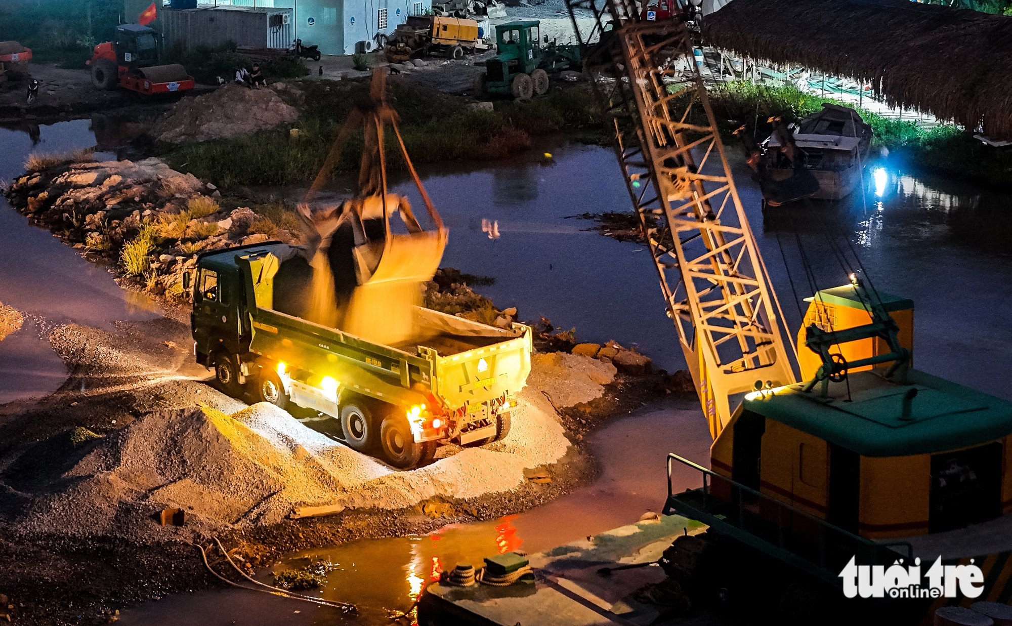 胡志明市三環路工地日夜施工:14.7公里高架橋已清晰可見