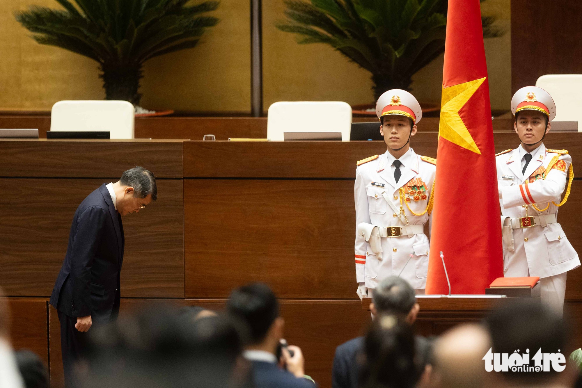 總理黎明興宣誓就職的時刻