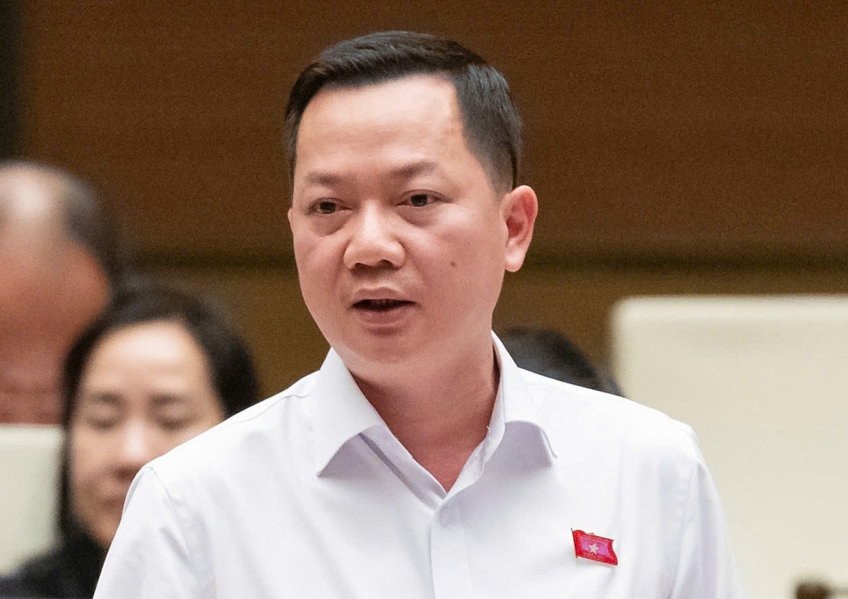 前局长受贿、助假货案：'间接毒害人民'