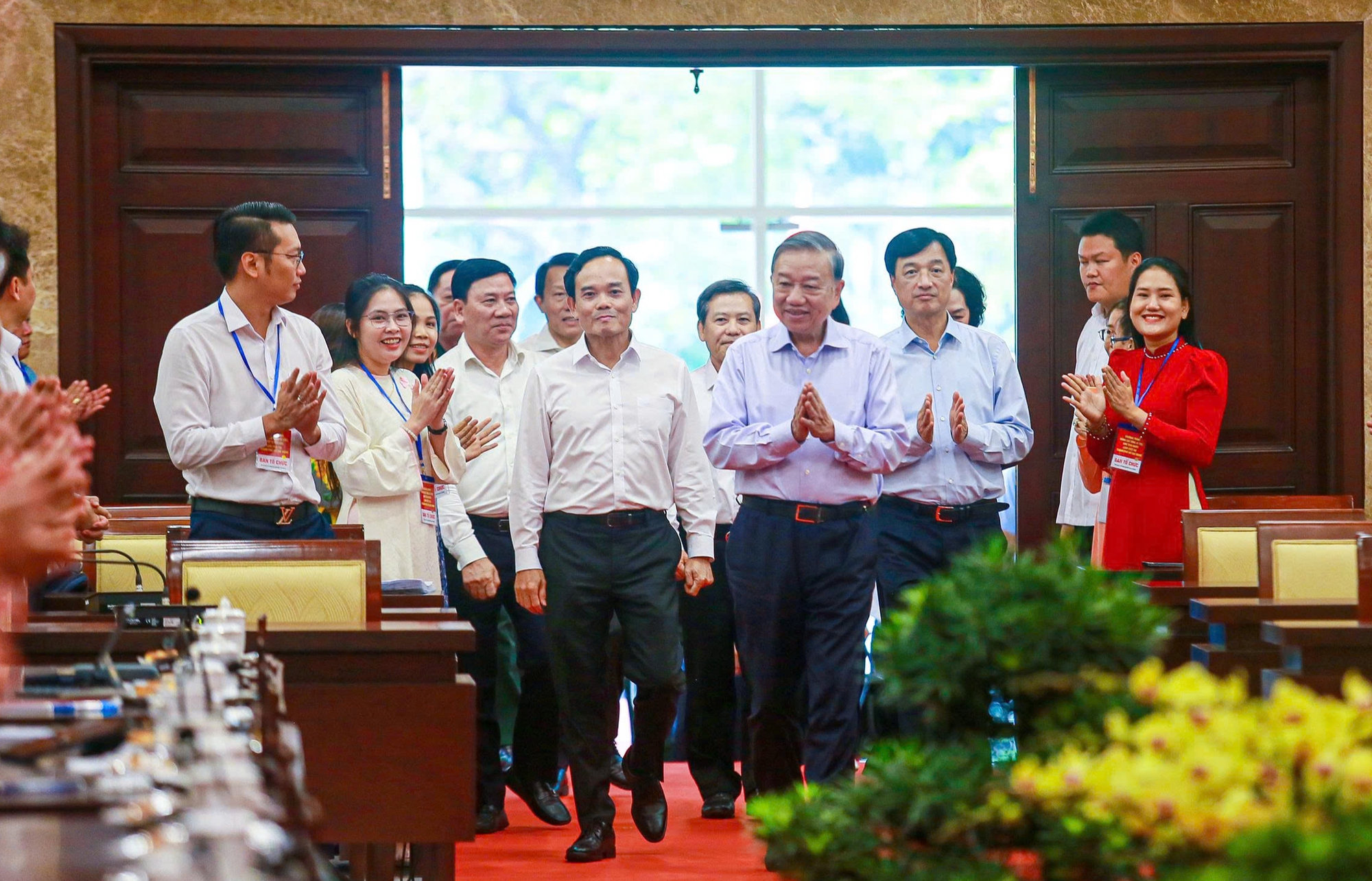 陳流光書記承諾胡志明市將實現兩位數增長,預算收入約100萬億越南盾