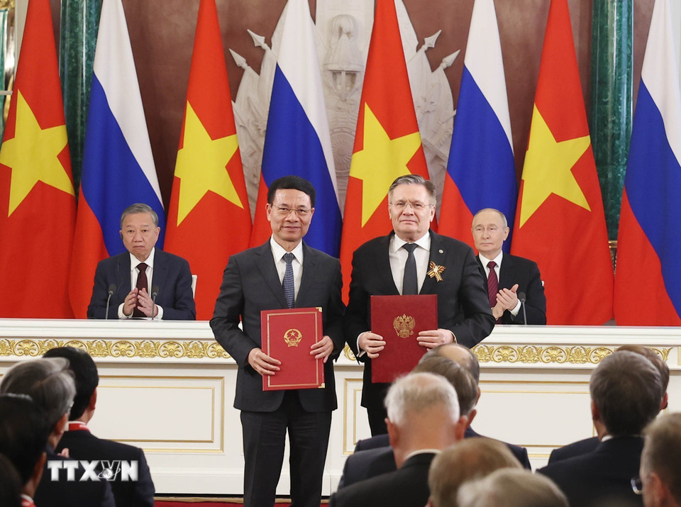 总书记苏林与俄罗斯总统普京会谈