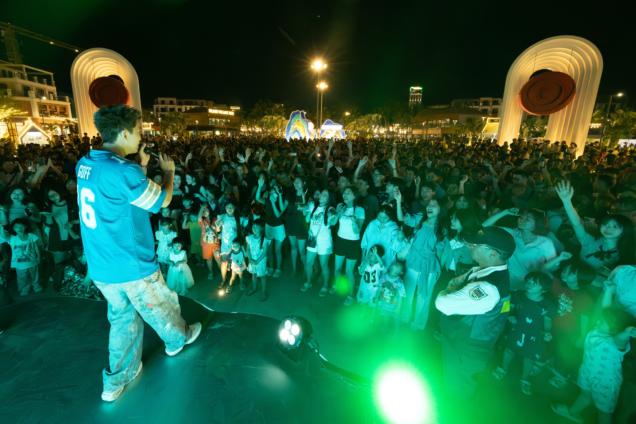 VUI-Fest 和 Sun Bavaria Cat Ba 開業