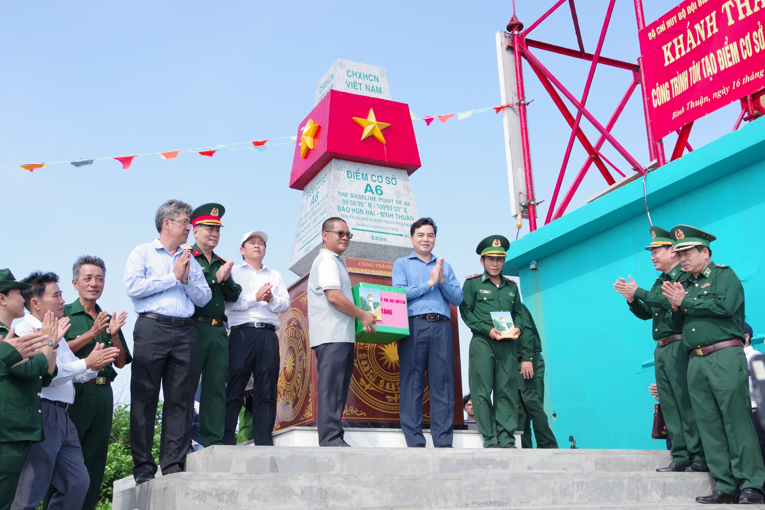 在Hòn Hải岛上的A6基准点已经得到了漂亮的修复