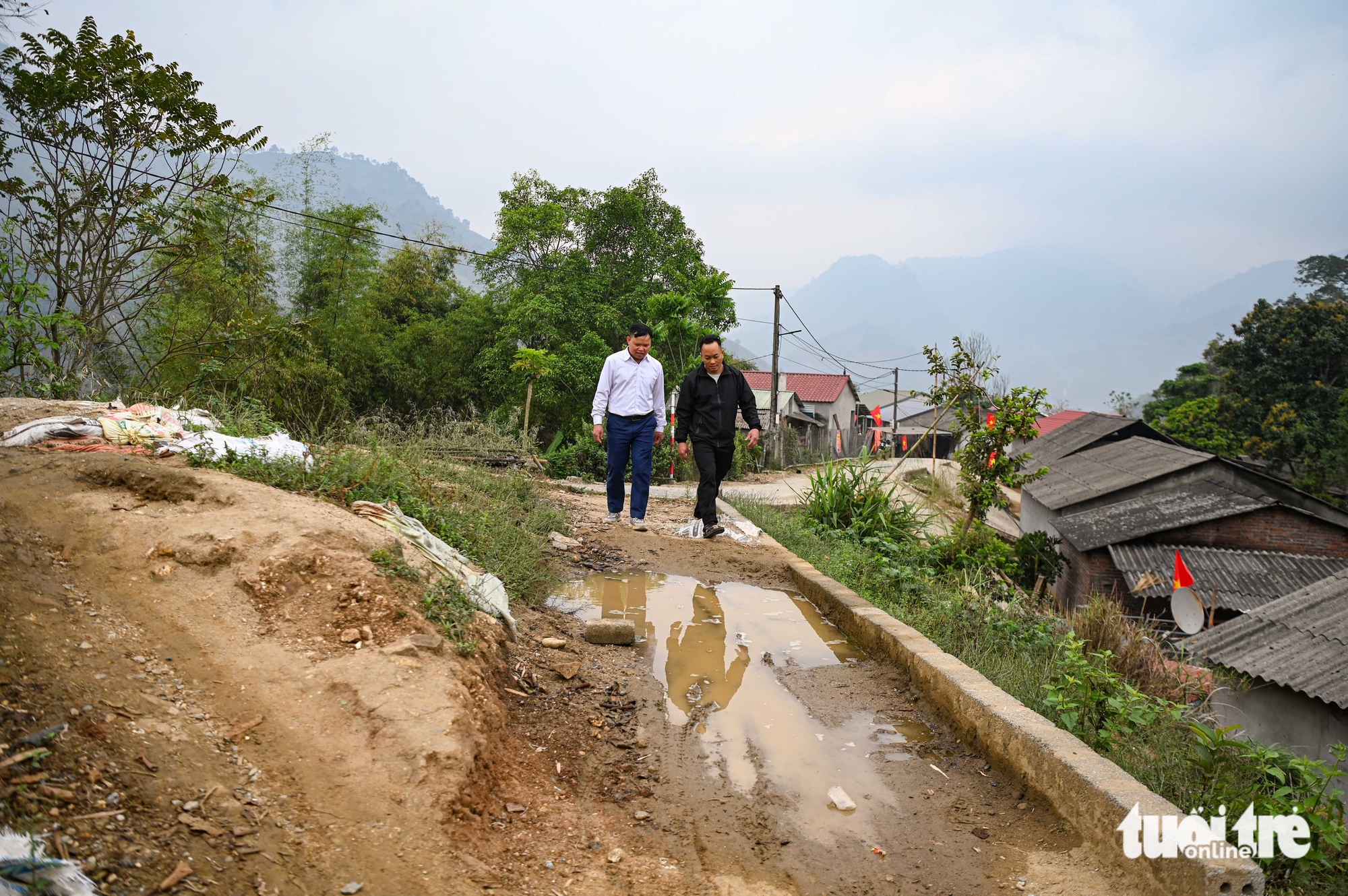 从‘红河流入越南之地’寄出的全部信任