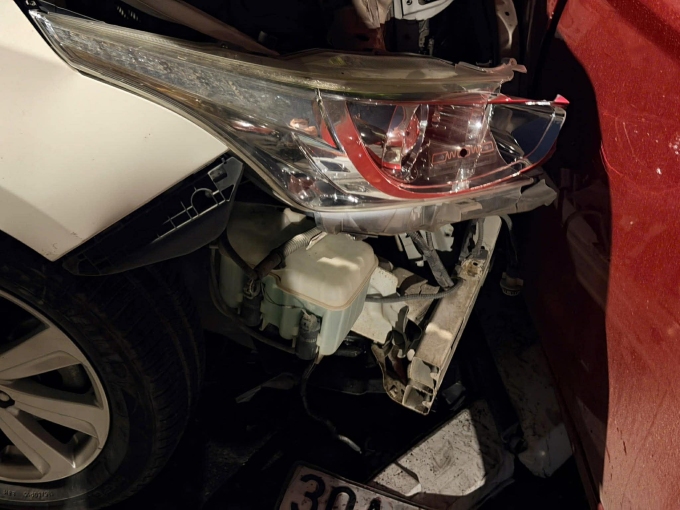 河內市中心街道發生連環車禍