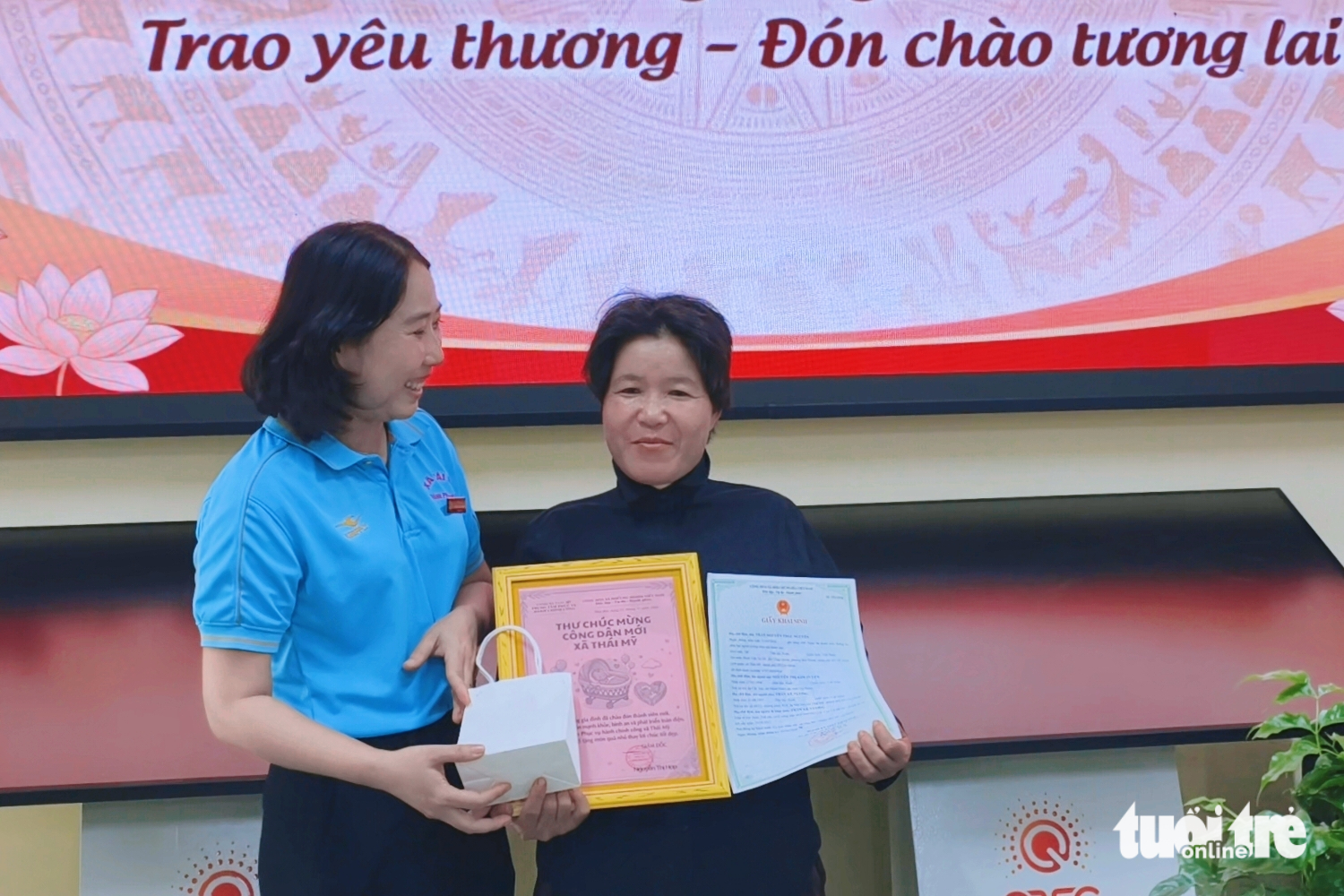 在泰美鄉按時在線登記出生的兒童收到禮物和祝賀信