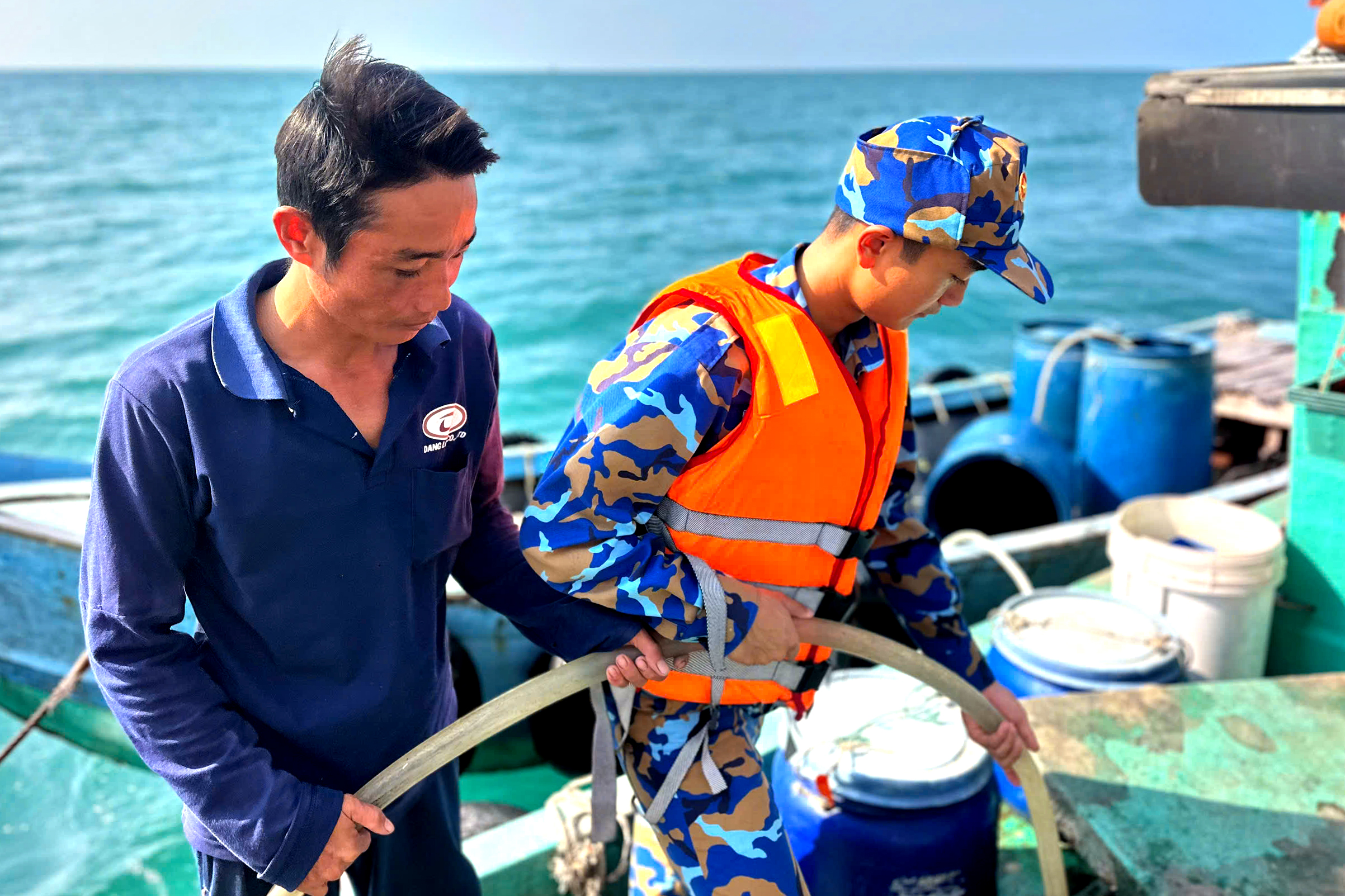 在旱季為竹島免費提供4萬升淡水