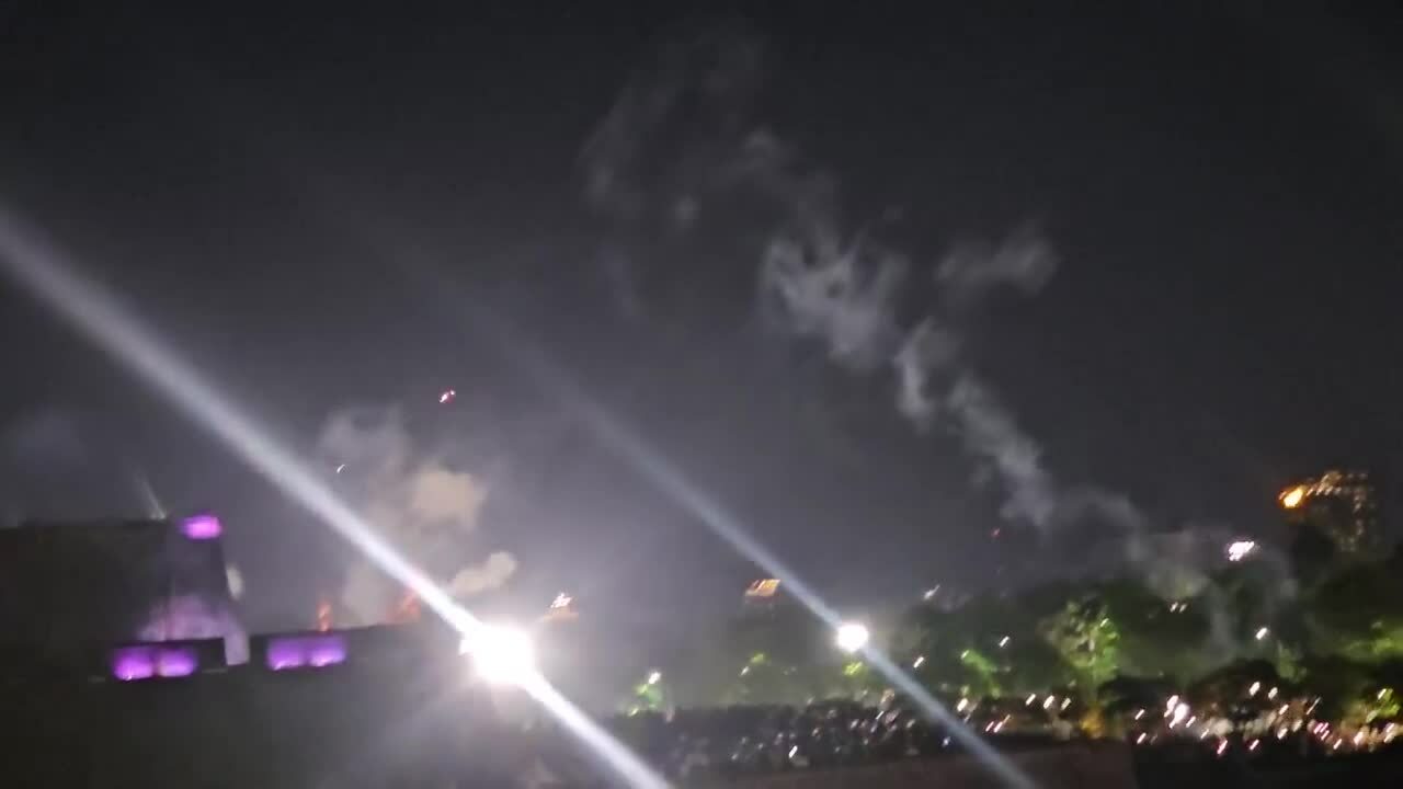 顺化旗台烟火表演延期