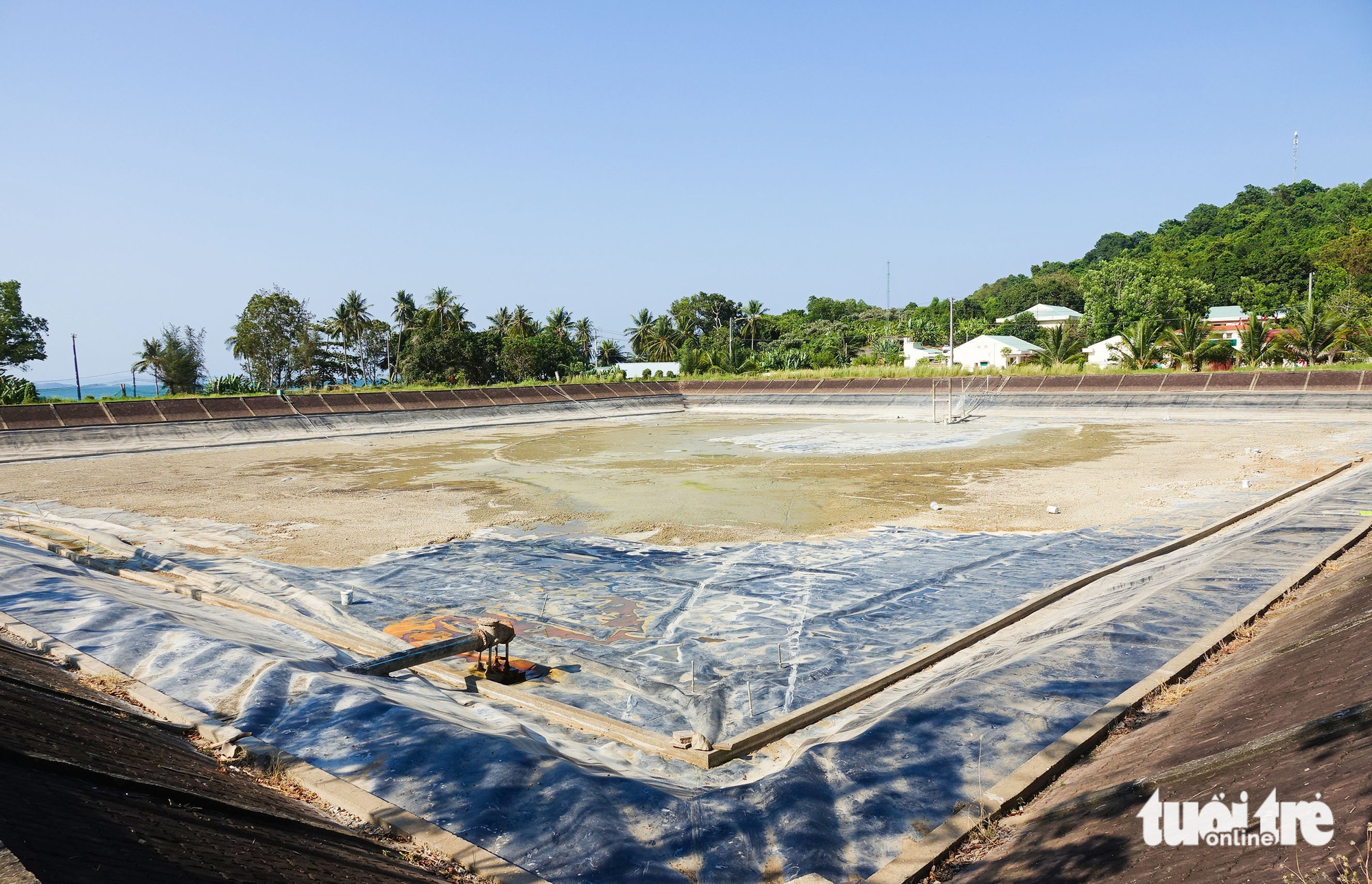 乾旱‘圍困’,海盜島居民忙於儲存淡水