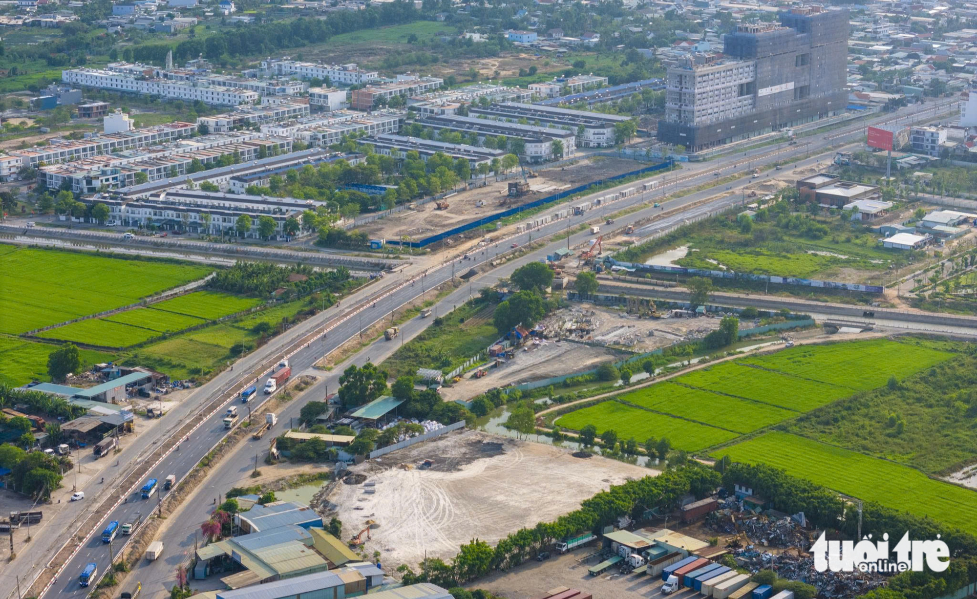 隆城機場的“衛星都市”位於同奈市的哪裡?