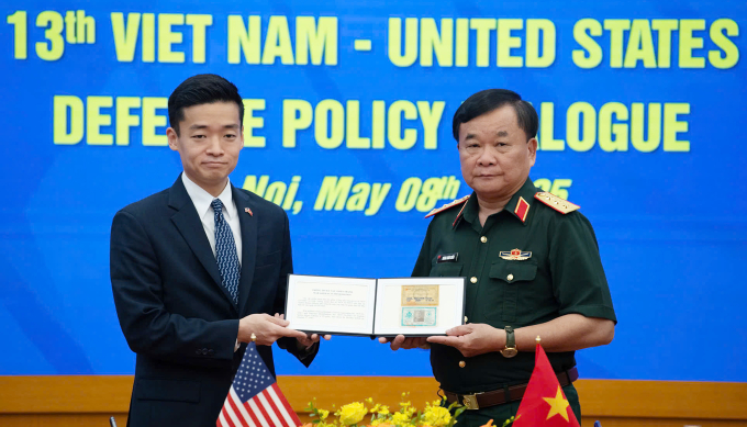 越南向美国国防部移交战争时期飞行员的纪念物