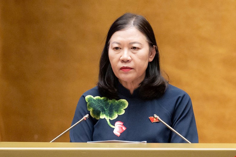 代表:鄉級人民委員會有2個辦公室承擔約14個部門的工作,每個辦公室負責7個部門