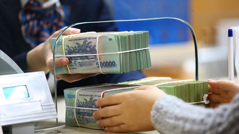 逆風使貨幣政策複雜化,銀行下調利率