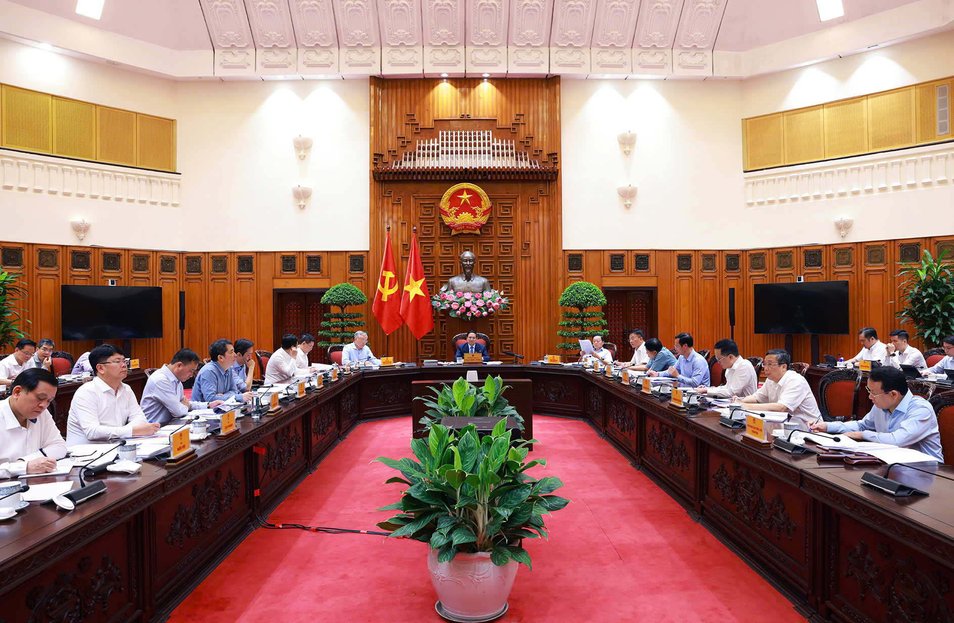 总理在应对美国关税谈判前召开会议