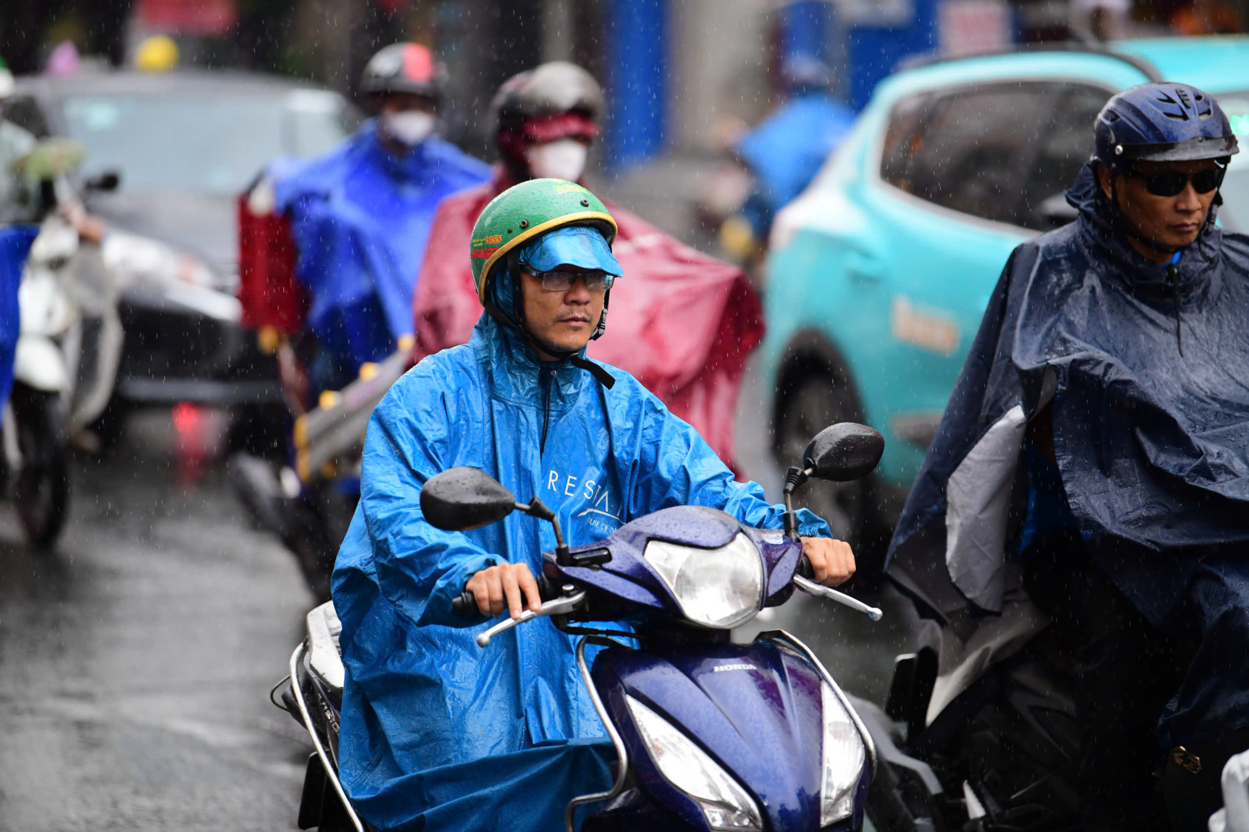 今日天氣 3月12日：北部至順化有雷陣雨，南部炎熱