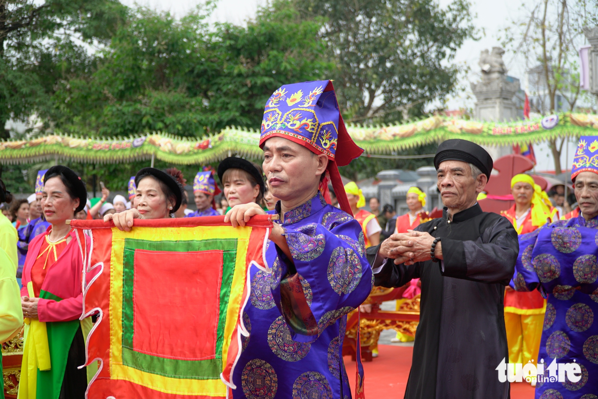 關於曾有16位君王祭拜國祖雒龍君的亭子