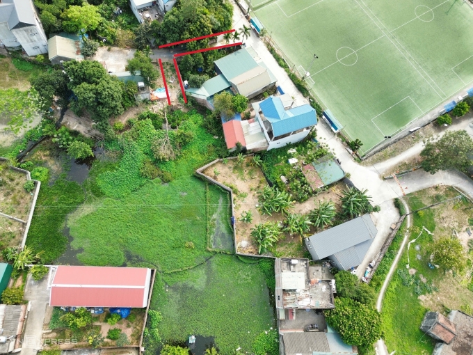 擅自修建墳墓堵塞五戶農民生產用地入口