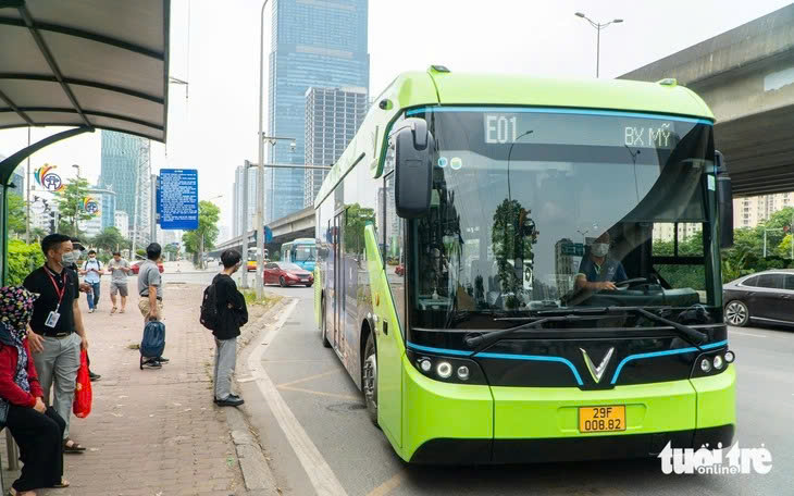 河內市建設廳駁斥為全體市民免費乘坐公交車的傳聞