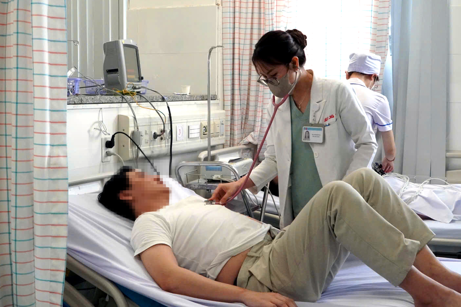 越南头顿市108人食用面包后住院事件：停业3个月，罚款3200万越南盾