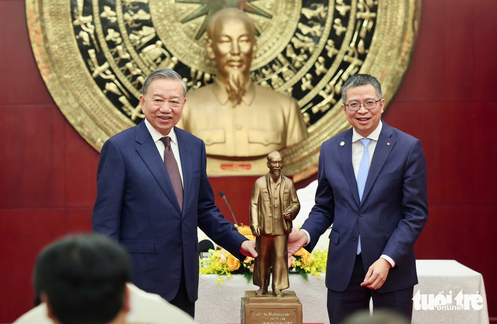 越南國家主席蘇林乘坐中國高鐵