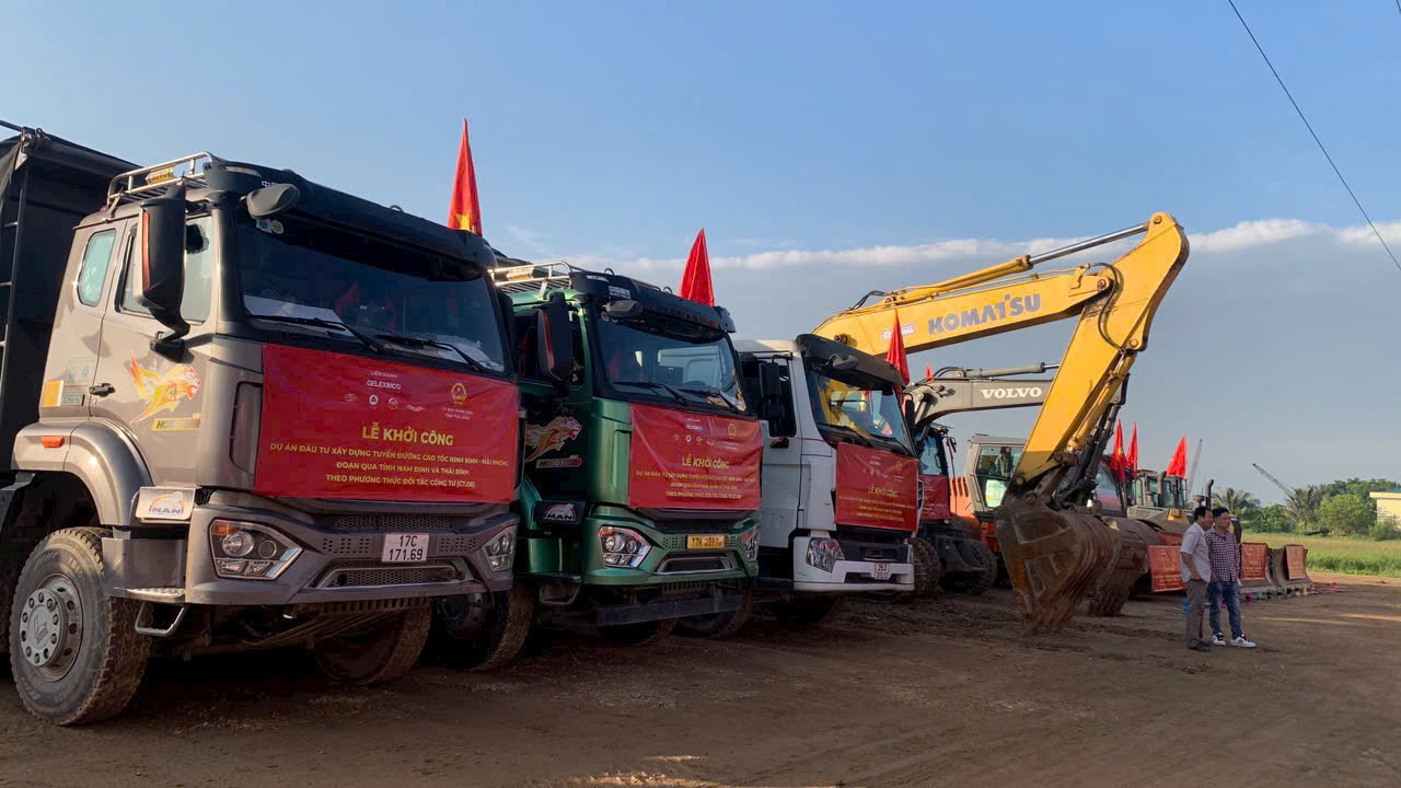 开工20000亿盾高速公路项目，总理要求缩短实施进度