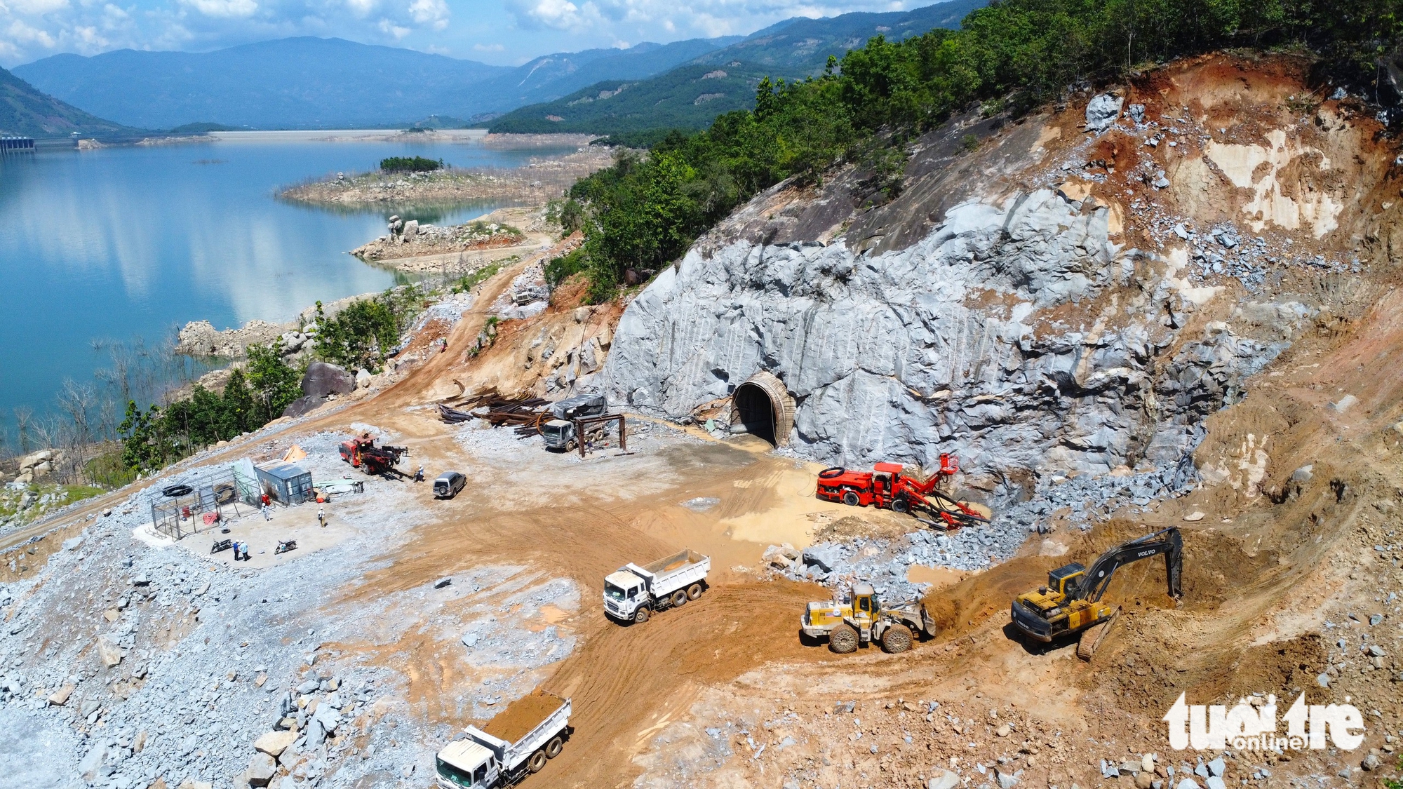 为越南首个抽水蓄能电站项目地区居民规划长期生计