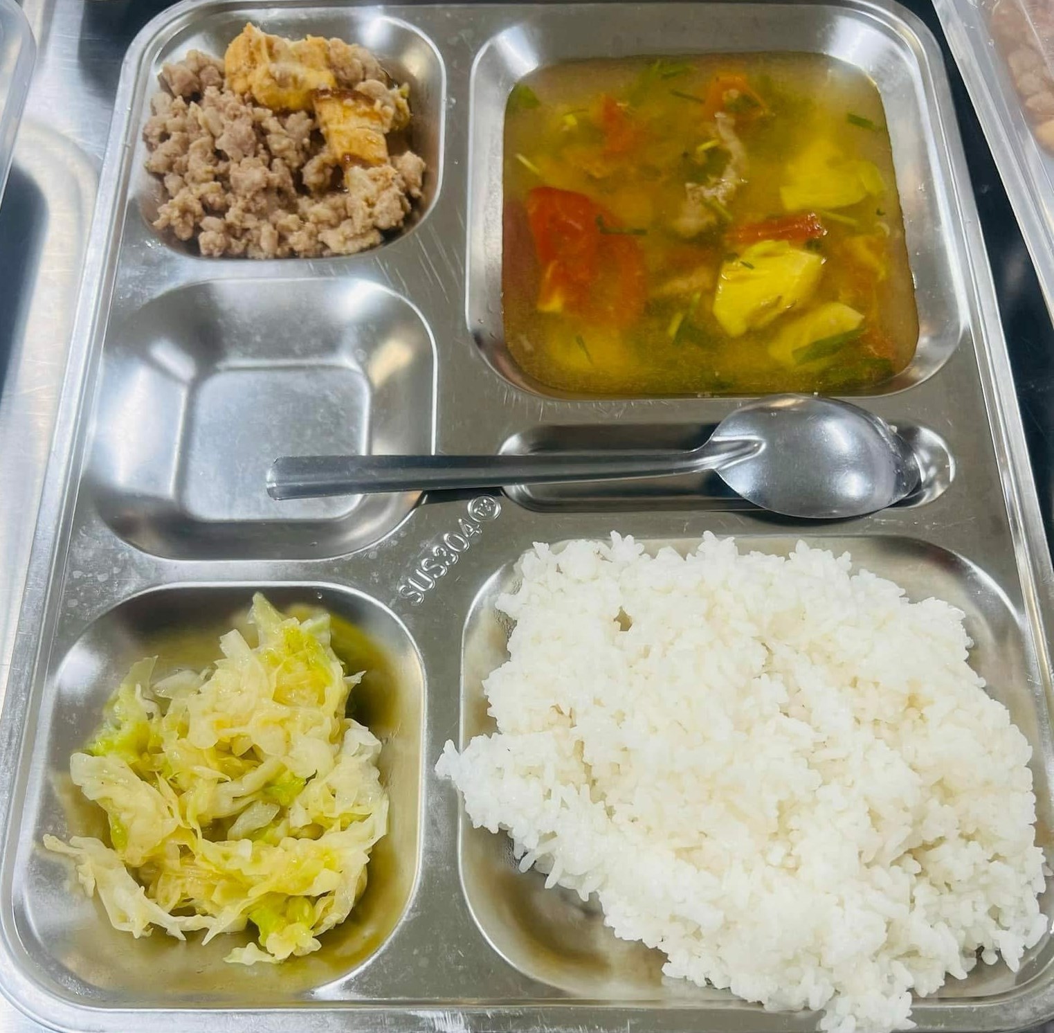 一顿午餐要交两次税？