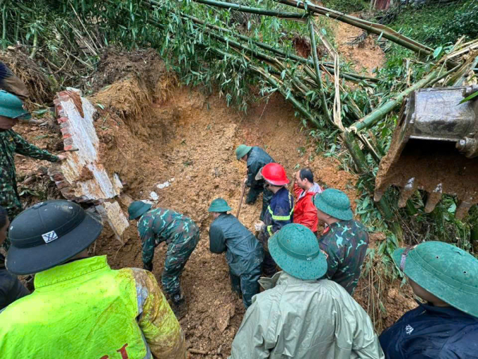 沙巴县山体滑坡致人死亡