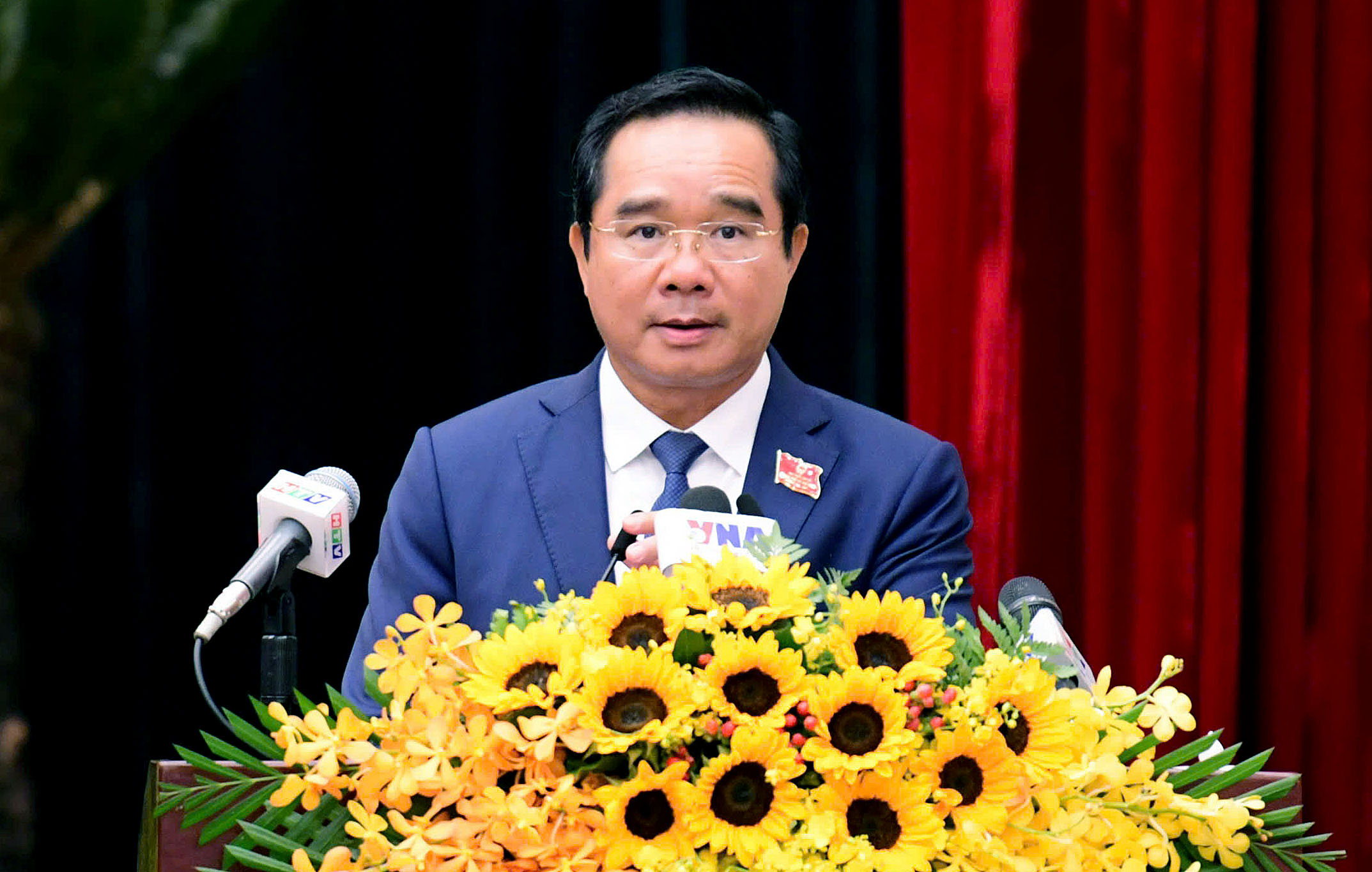 胡志明市人民议会和人民委员会2026-2031任期领导层亮相