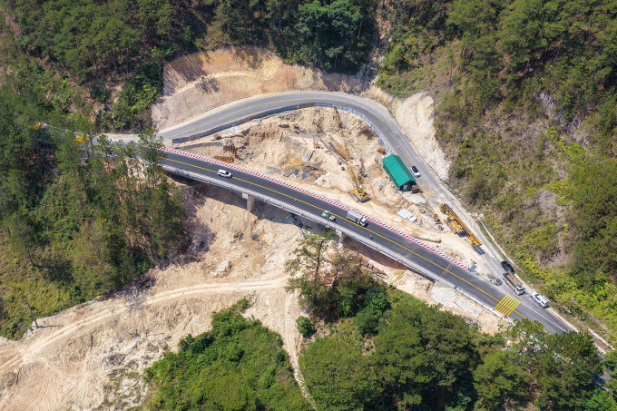 大叻門戶米莫薩山體滑坡點高架橋通車