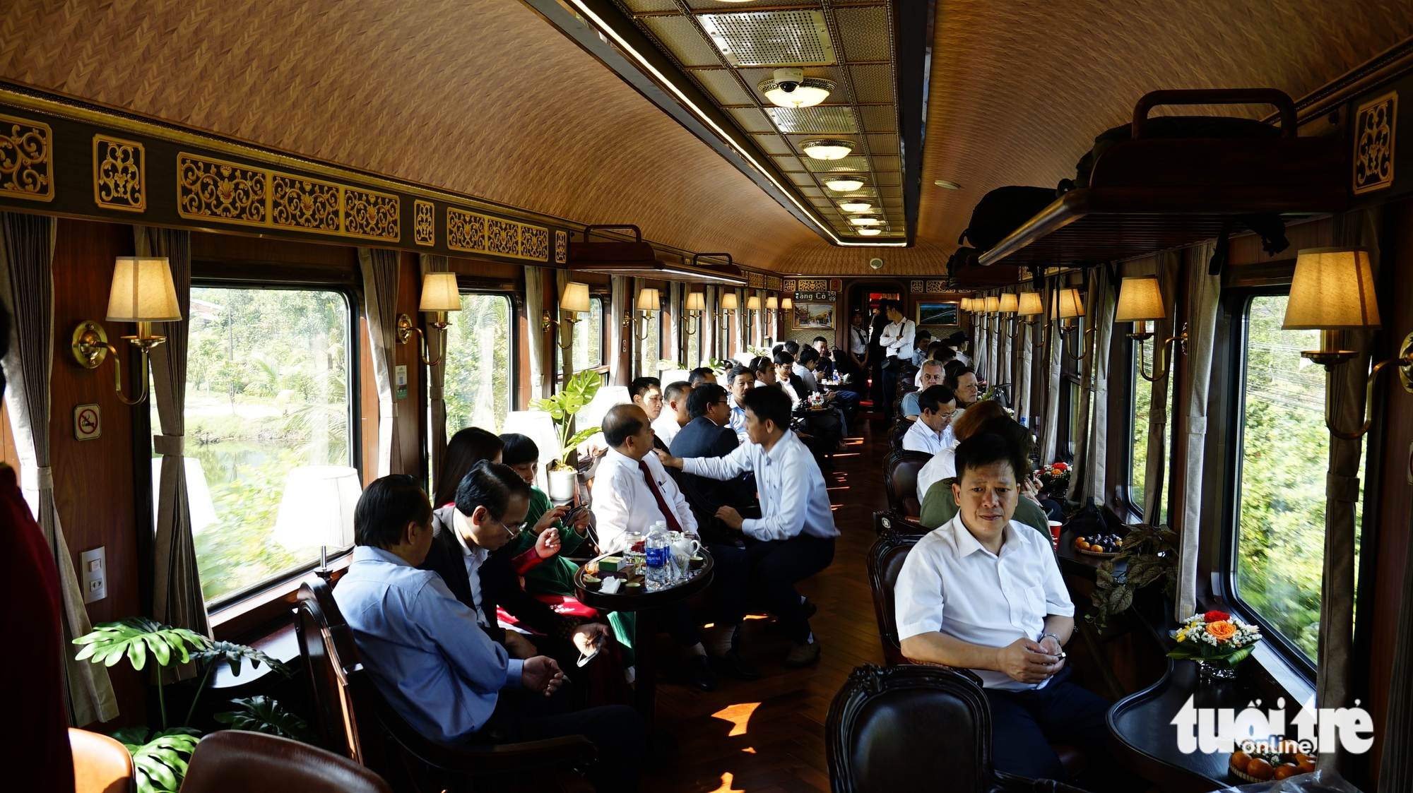 連接順化與峴港的遺產列車新面貌有何特點?