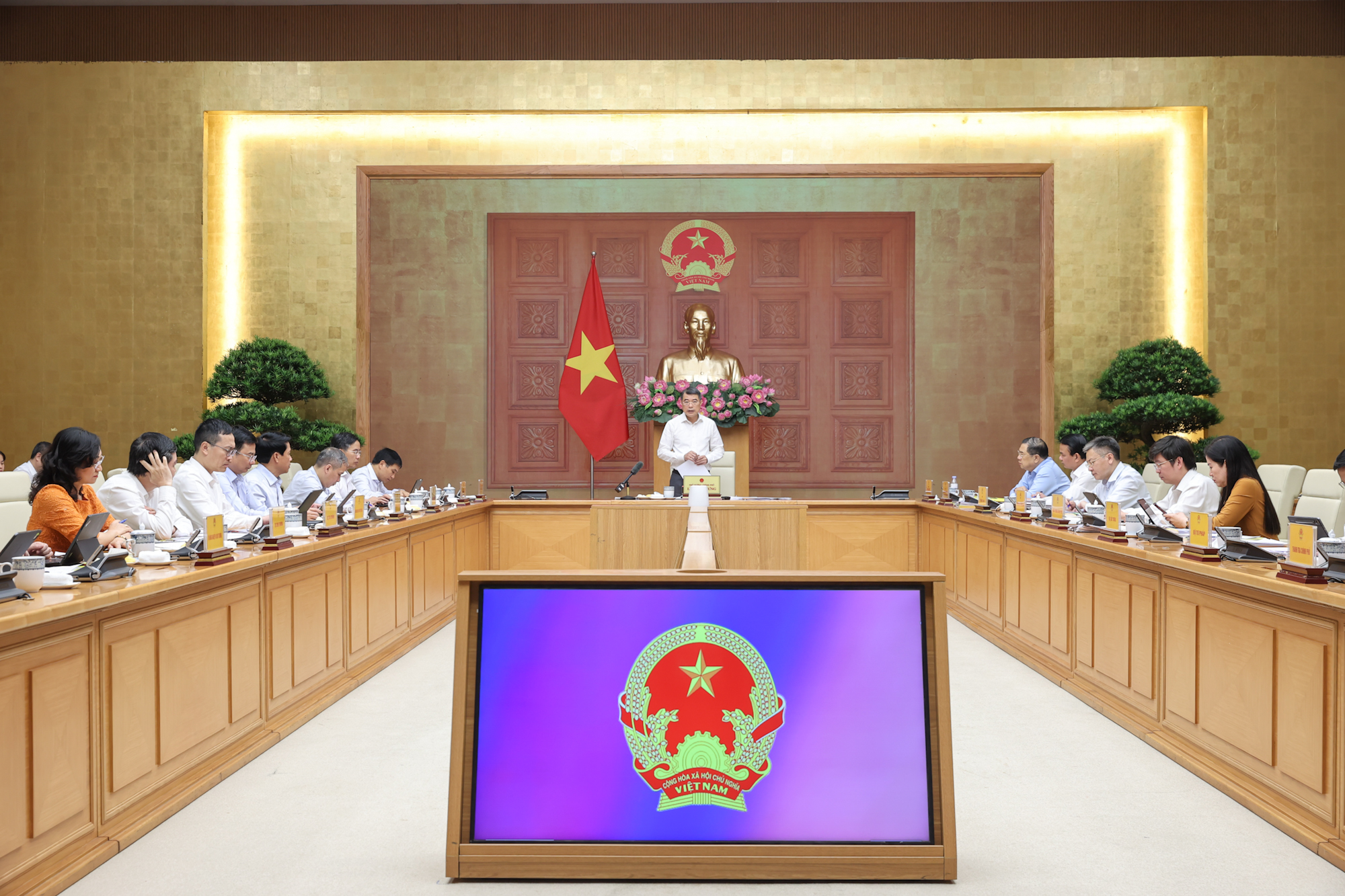 總理黎明雄:最大限度限制囤積和投機黃金的心理