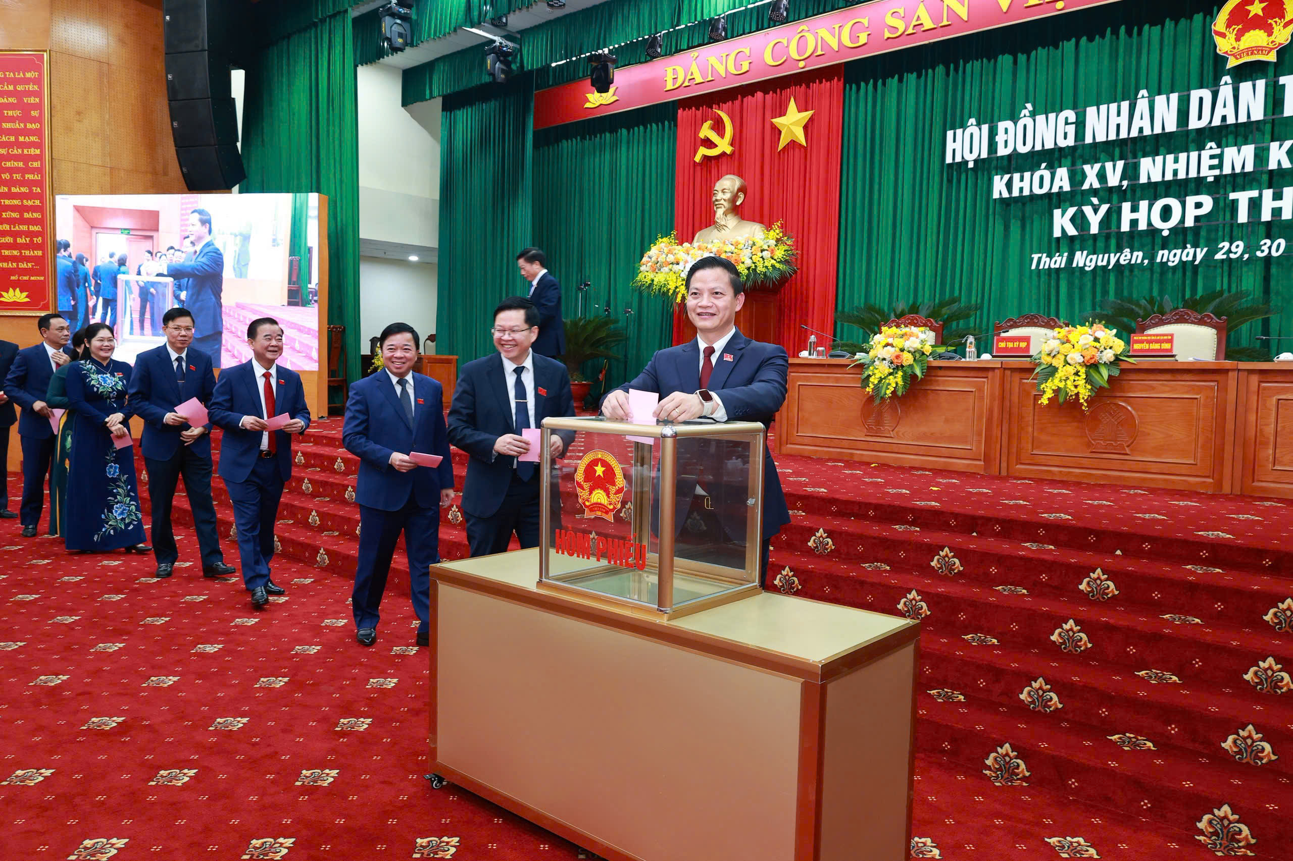 阮國俊再次當選太原省人民委員會主席