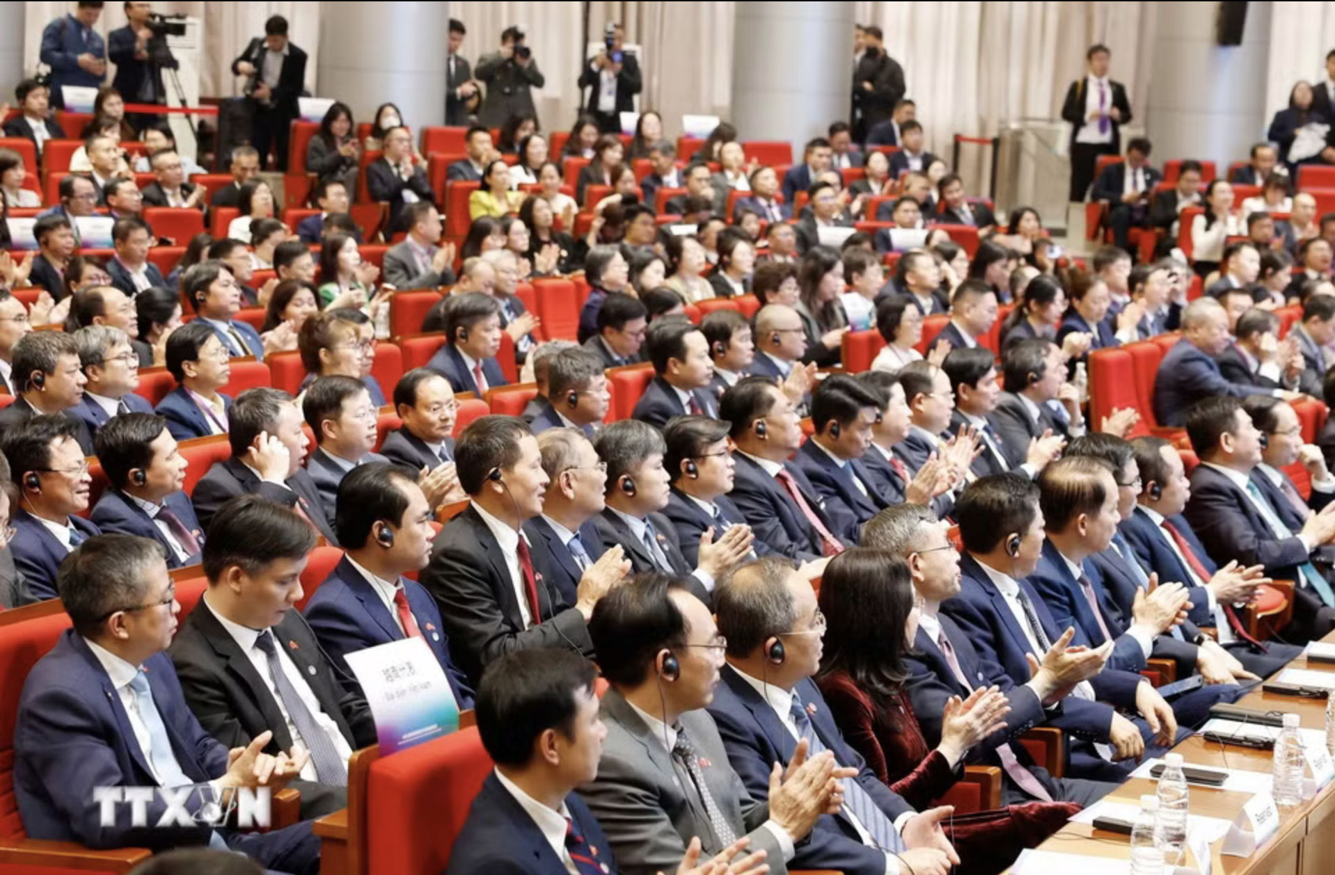越南國家主席蘇林在清華大學發表政策講話
