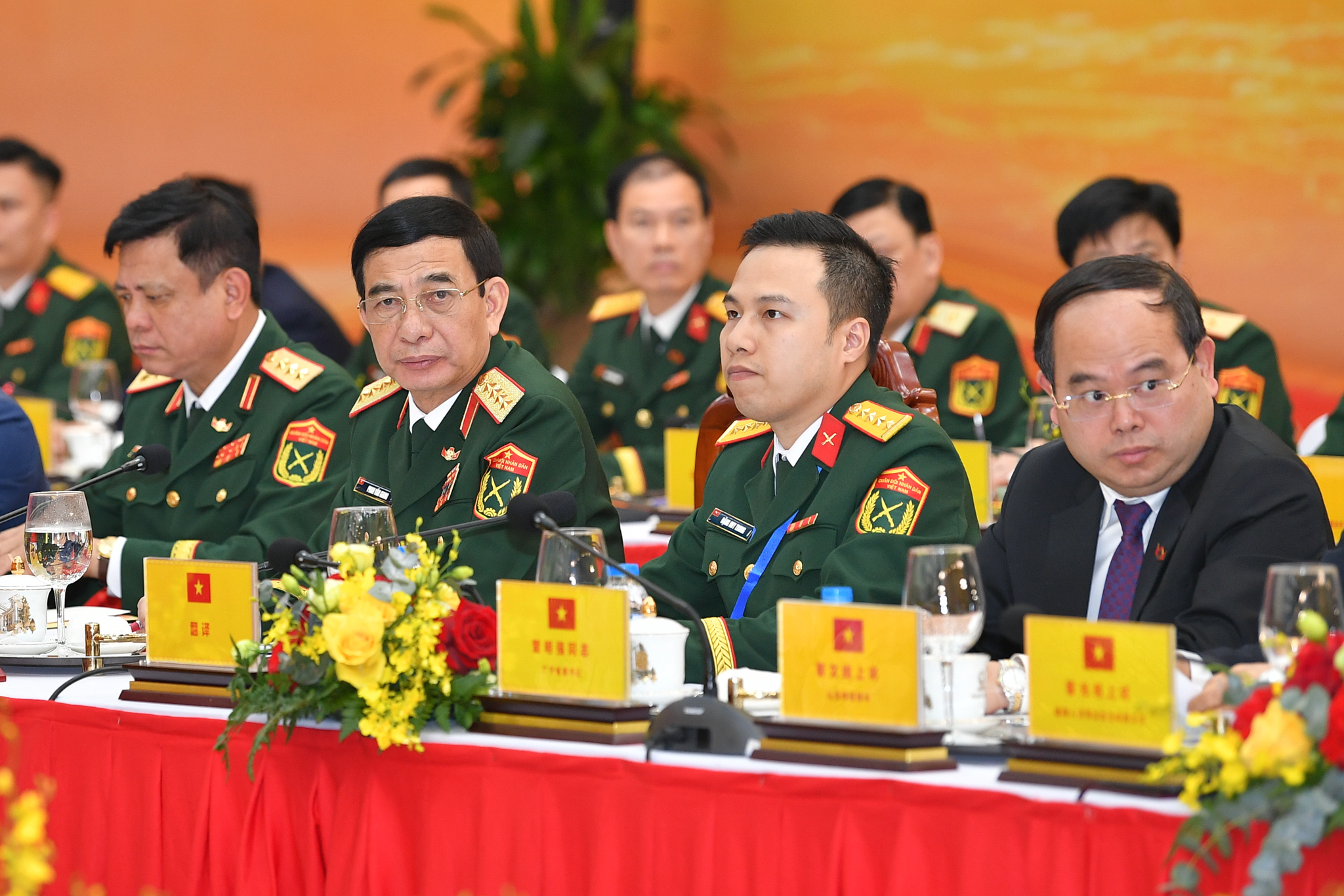越南与中国两国防长举行会谈