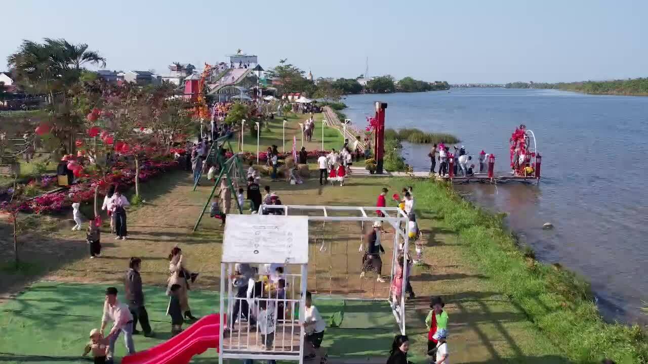 順化青年將沼澤地變為旅遊景點