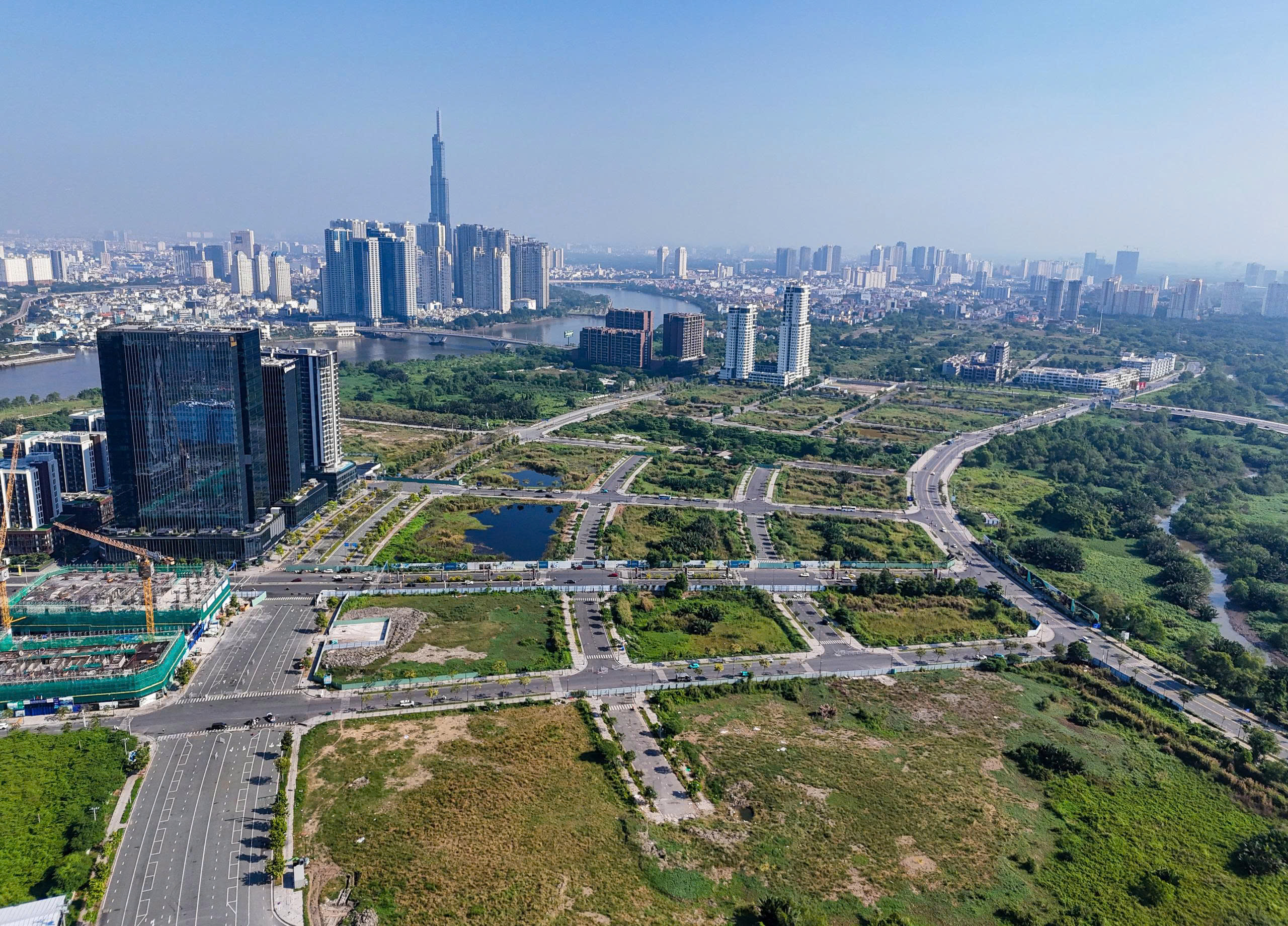 胡志明市人民議會召開第二次會議,審議建設行政中心