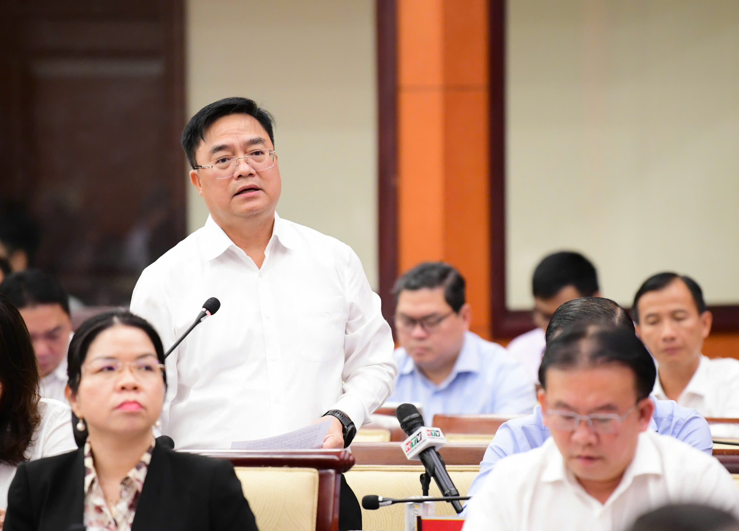胡志明市力爭吸引110億美元外資,大力推進行政手續改革