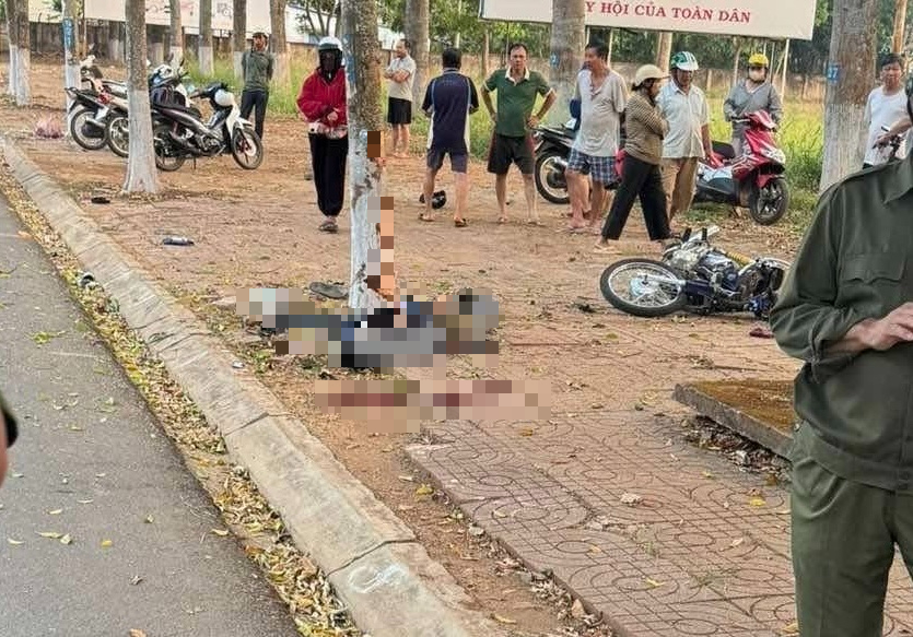摩托車載3人撞上樹根,2人死亡